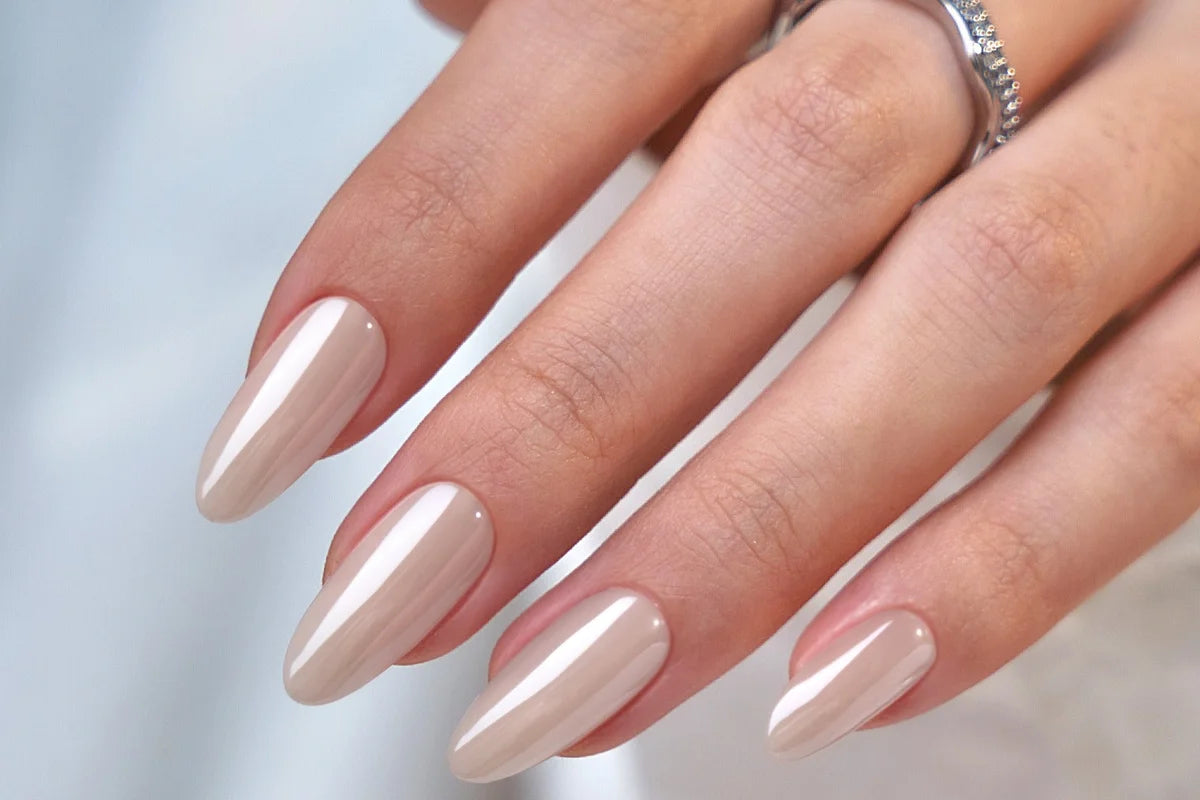 DIY-manikyr med naturliga produkter mellan dina XNails press-on naglar