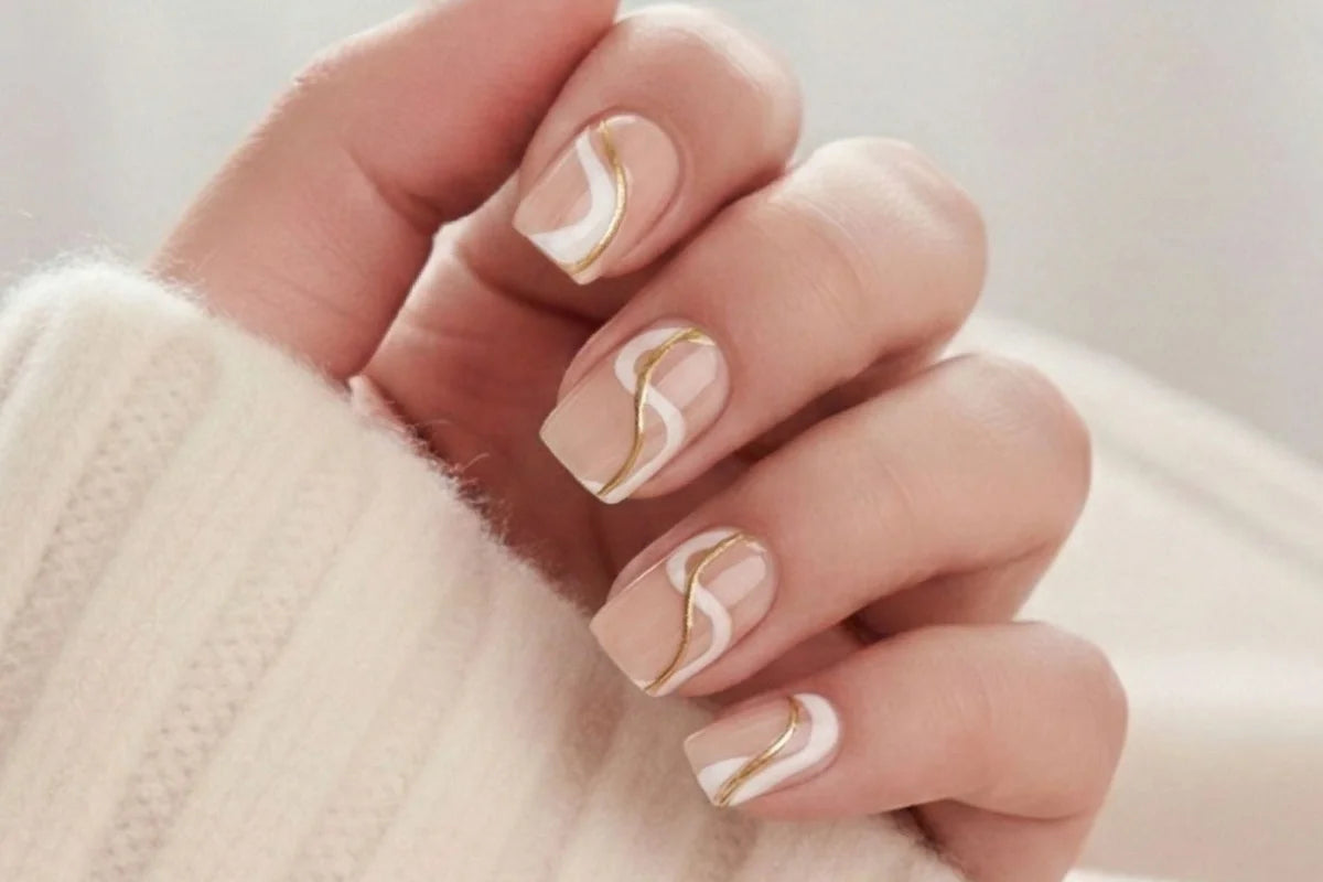 Naglar sommar 2026 – 7 press-on designs du behöver i sommar från XNails