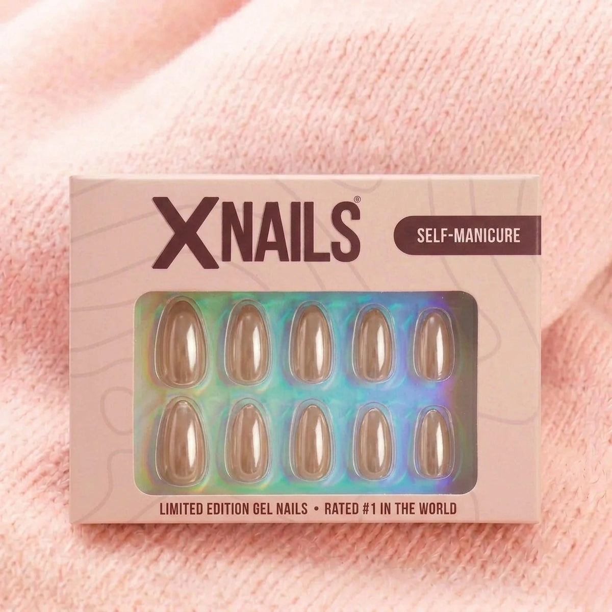 Pearly Perfection press-on naglar i XNails self-manicure-box