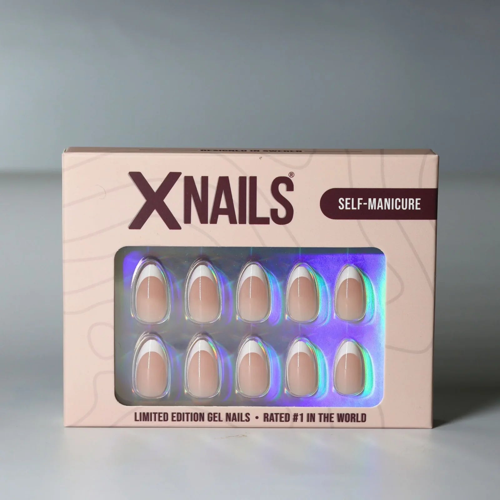 Beige XNails-ask med franska naglar