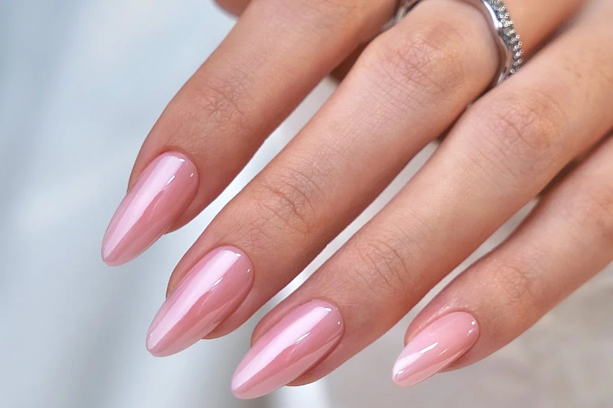 Nagelinspo med trendiga press-on naglar