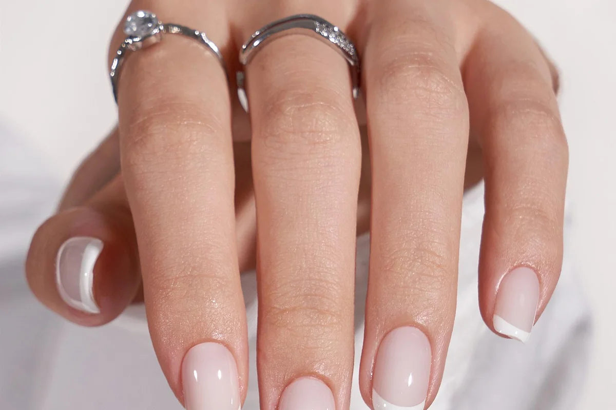 Snygg nageldesign med press-on naglar