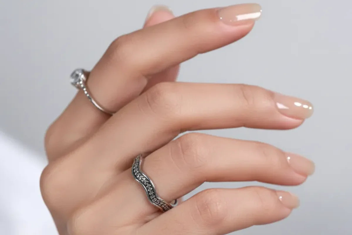 Press-on naglar med hållbar nageldesign