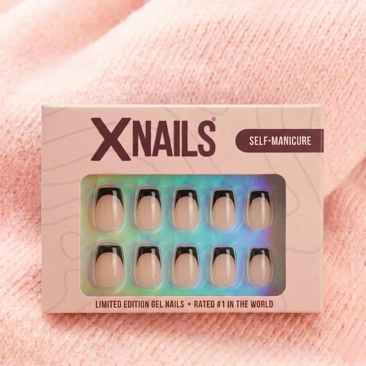 Sleek Silhouette press-on naglar i XNails self-manicure-box