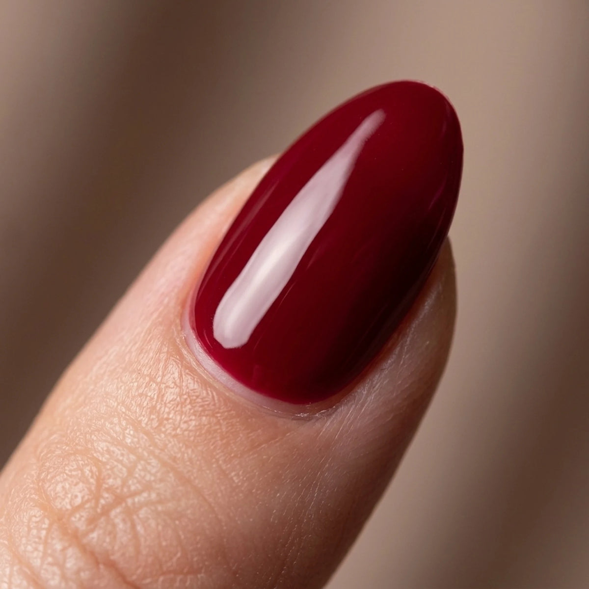 Ruby Romance press-on naglar närbild på nagelfinish